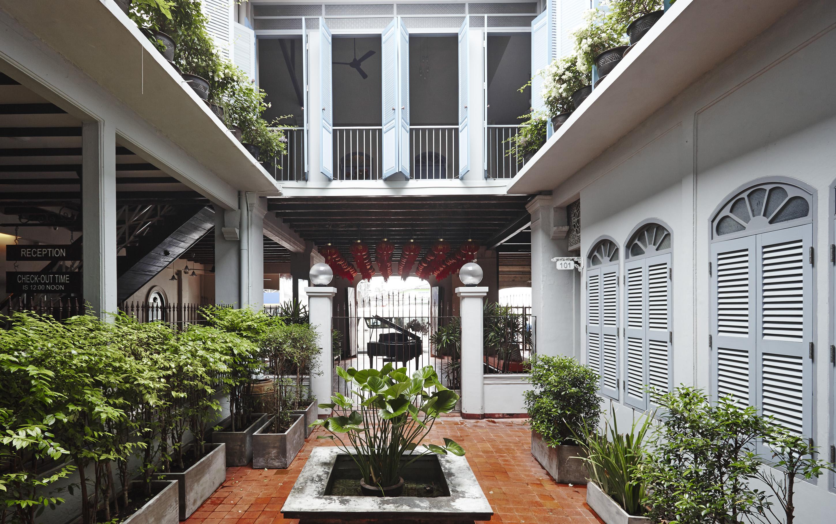 The Memory At On On Hotel Phuket Exterior foto